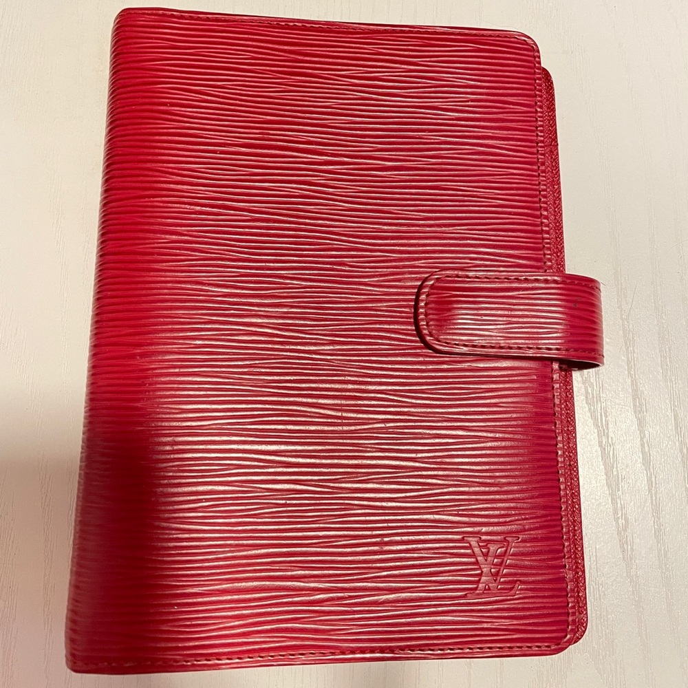LOUIS VUITTON EPI LEATHER MM AGENDA